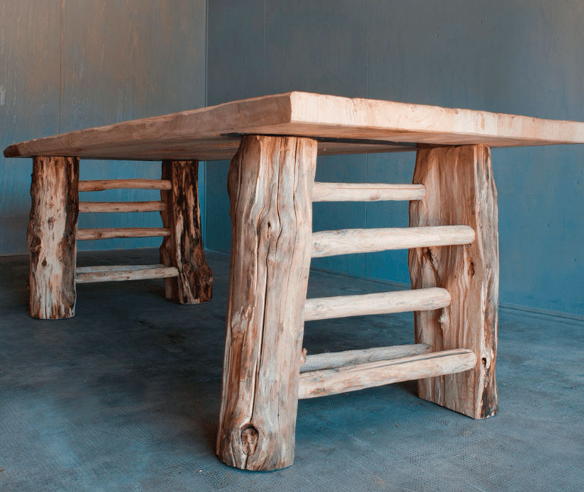 Tavolo rustico in legno di recupero